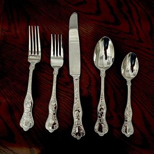 40 Piece Wallace Stainless Flatware Service for 8
